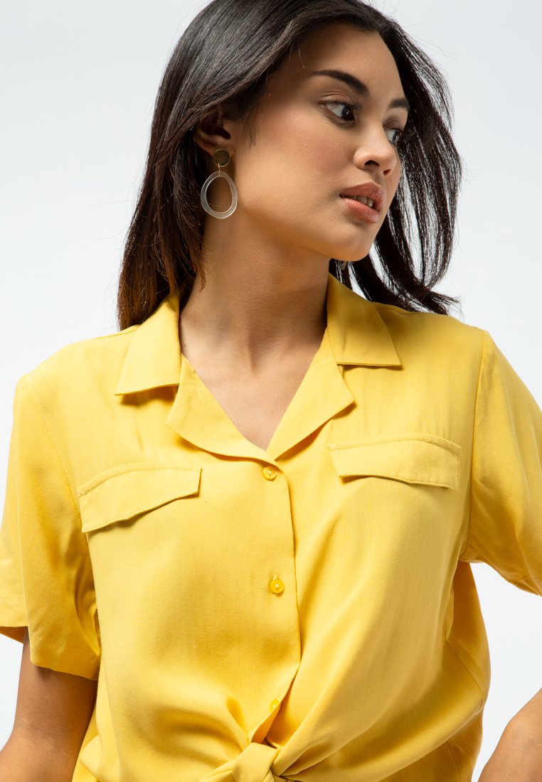 Short Sleeve Blouse with Front Tie