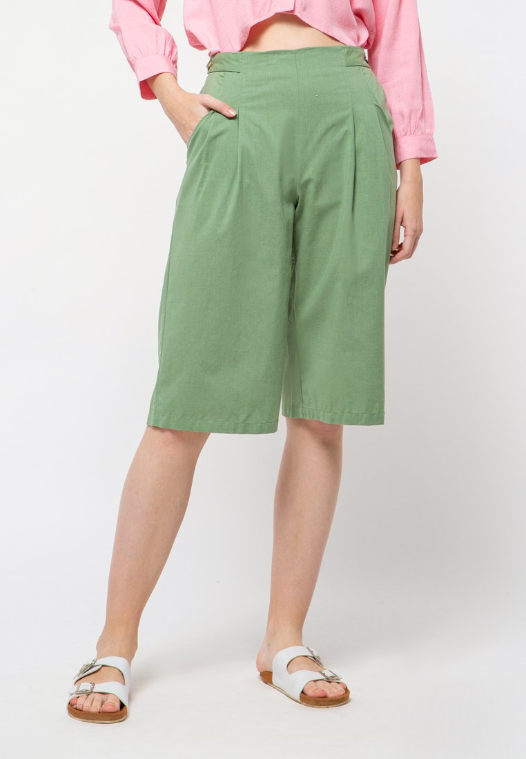 Cullote with Button Details
