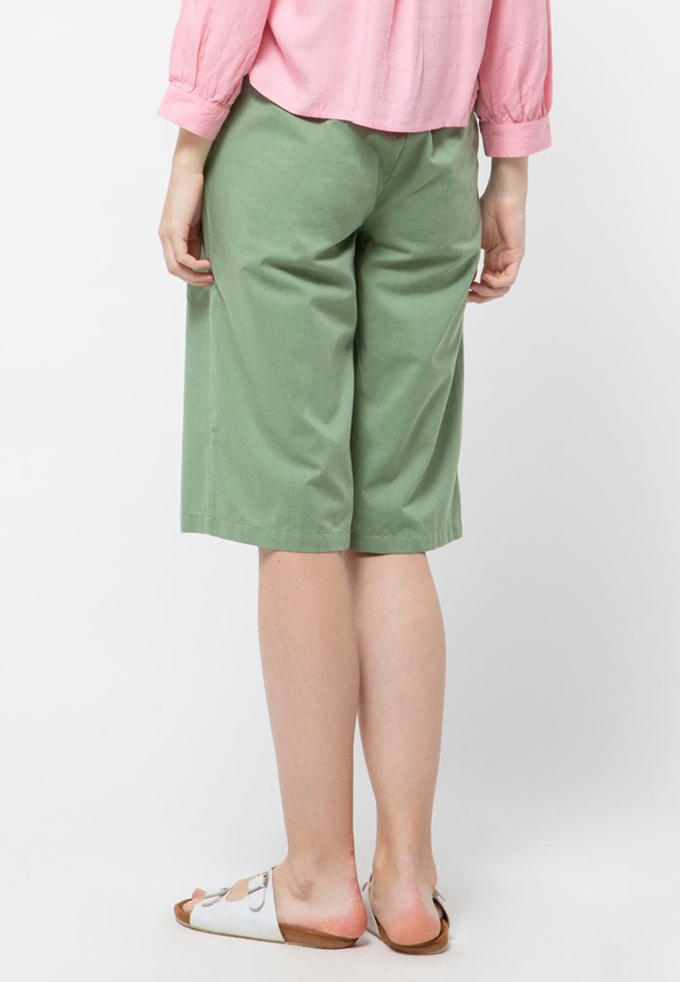 Cullote with Button Details