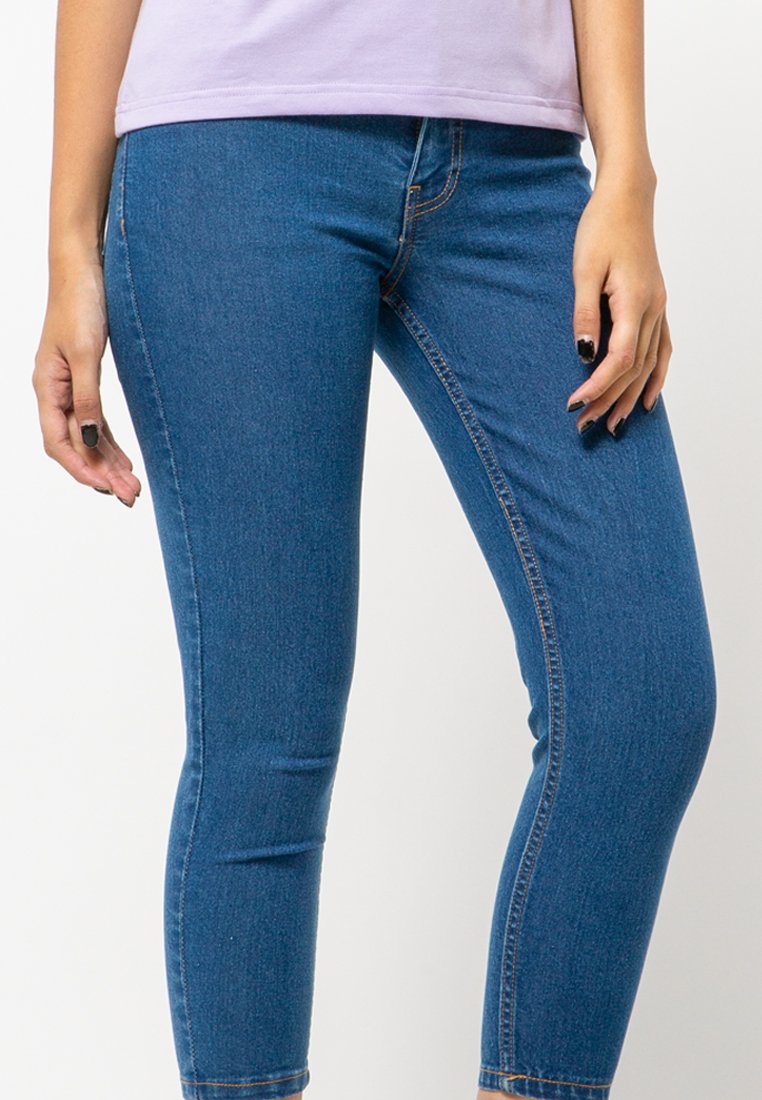Capri Denim Pants