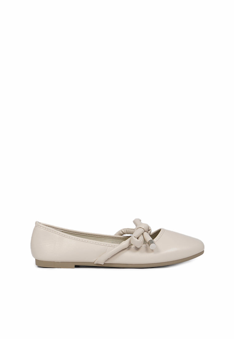 Ivory Bow Flats