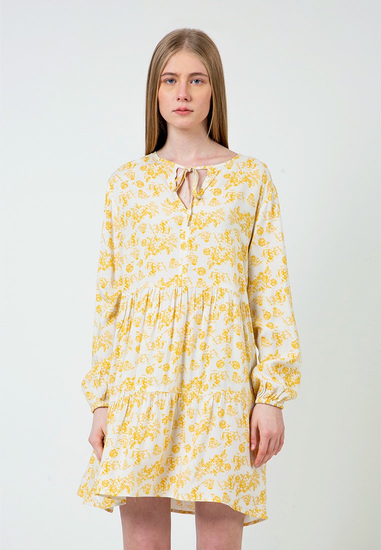 Widecut Tiered Dress