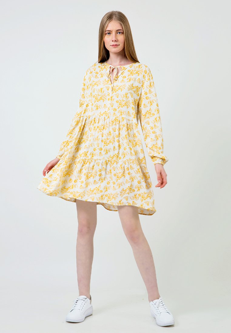 Widecut Tiered Dress