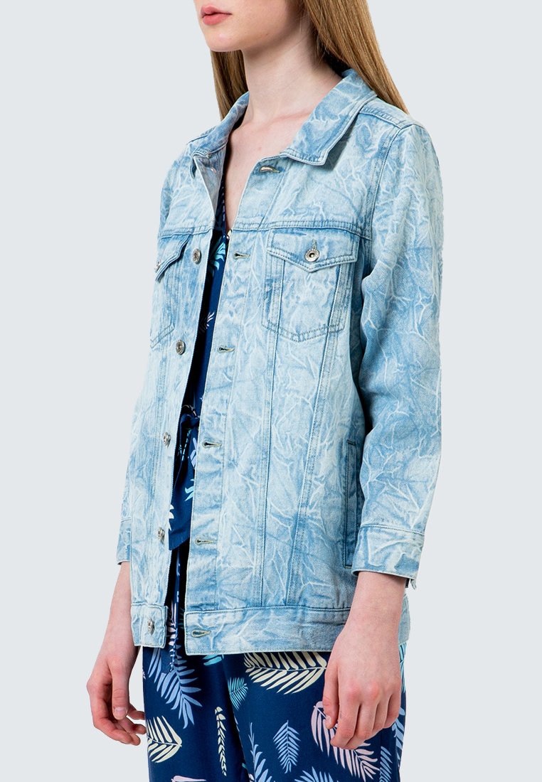 Acid washed Crinckle Denim Jacket