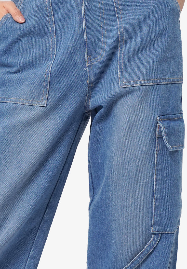 Wide Leg Cargo Jeans