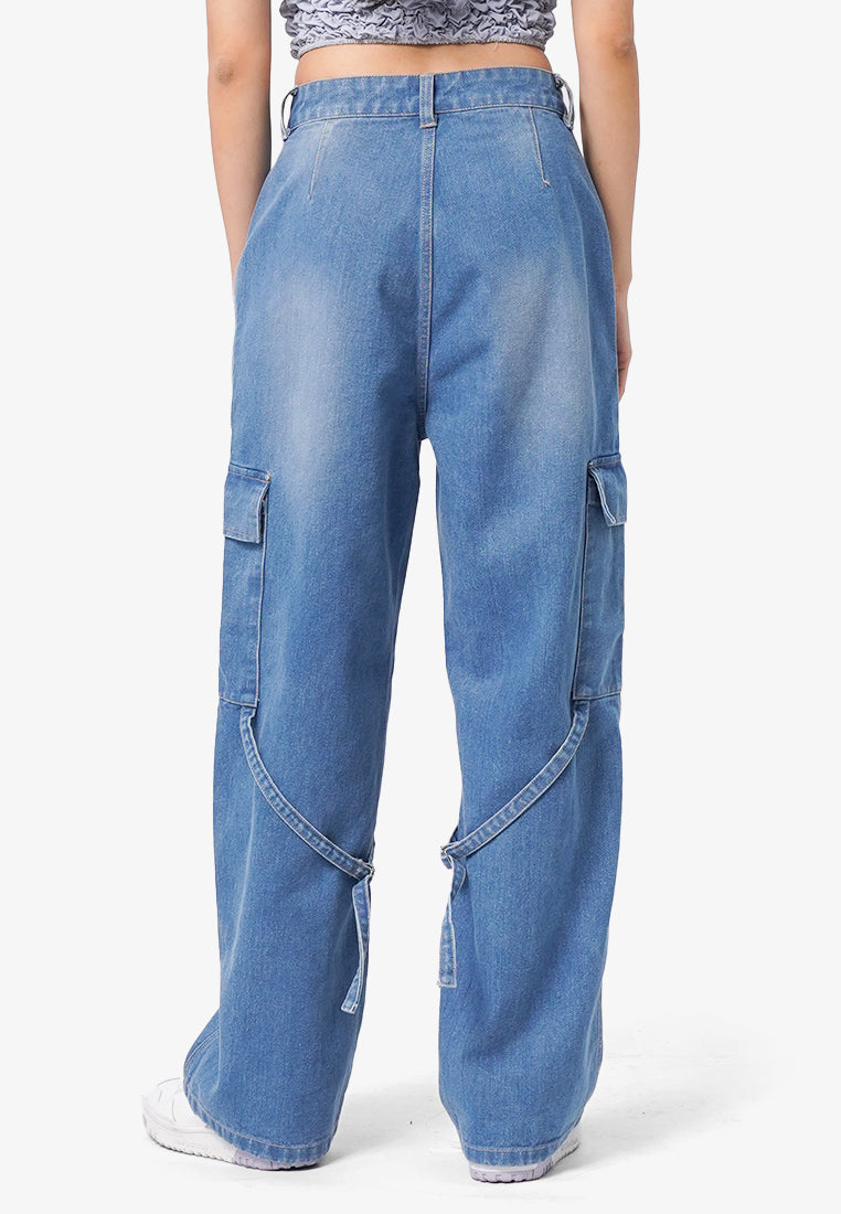 Wide Leg Cargo Jeans