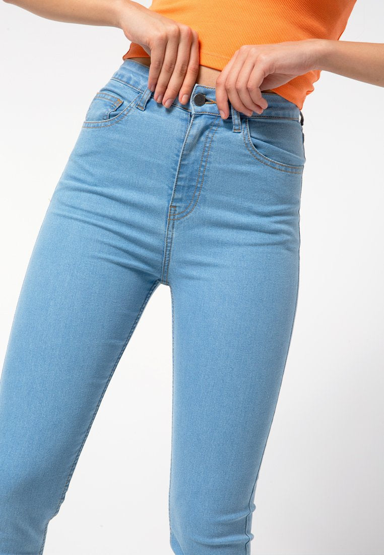 Fitted Mom Jeans