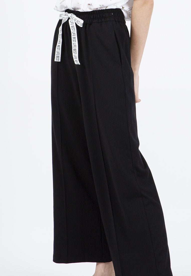 Wide leg pants