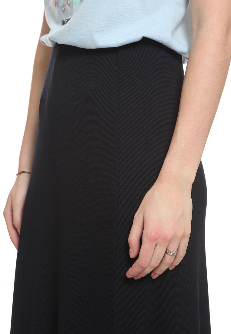 Ribbed Skirt With Slit