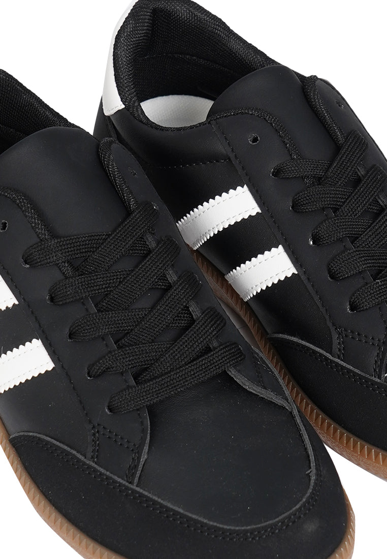Black Sneakers