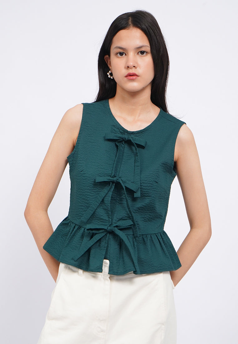 Textured Sleeveless Blouse with Tie