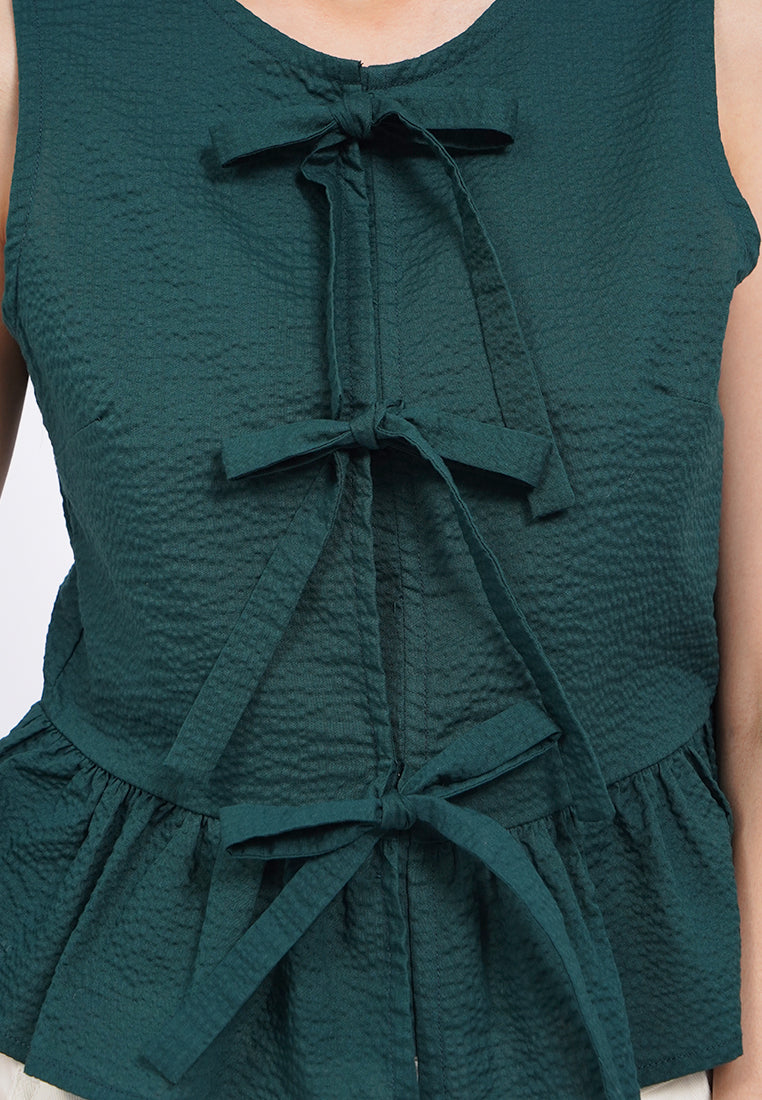 Textured Sleeveless Blouse with Tie
