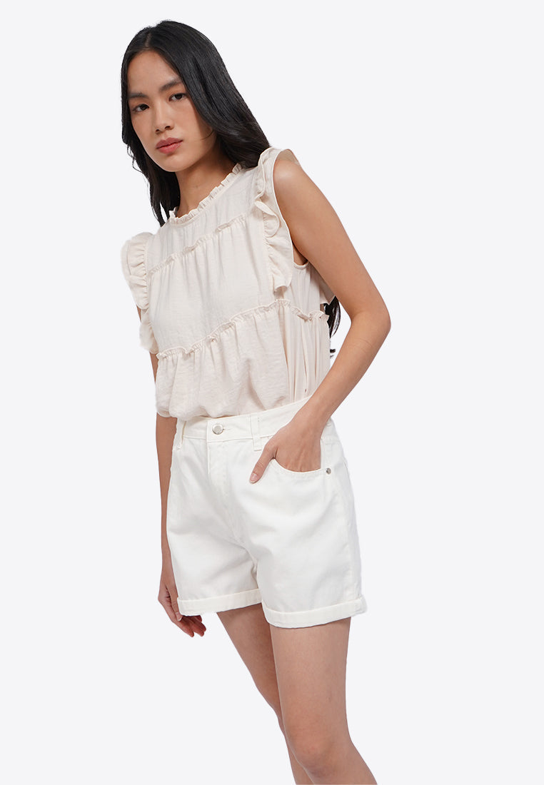 Rolled Up Short Pants