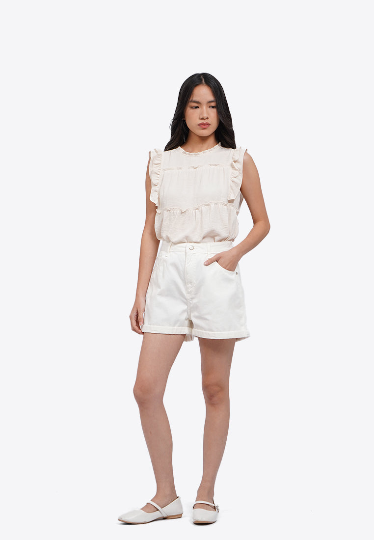 Rolled Up Short Pants