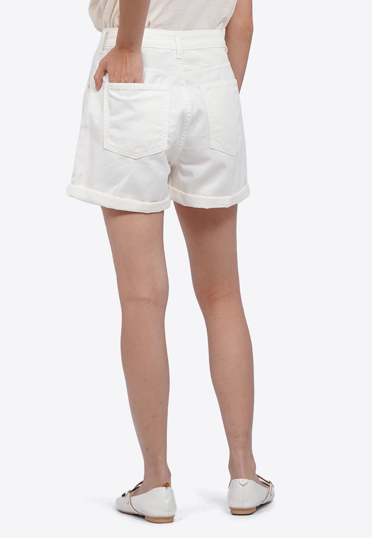 Rolled Up Short Pants