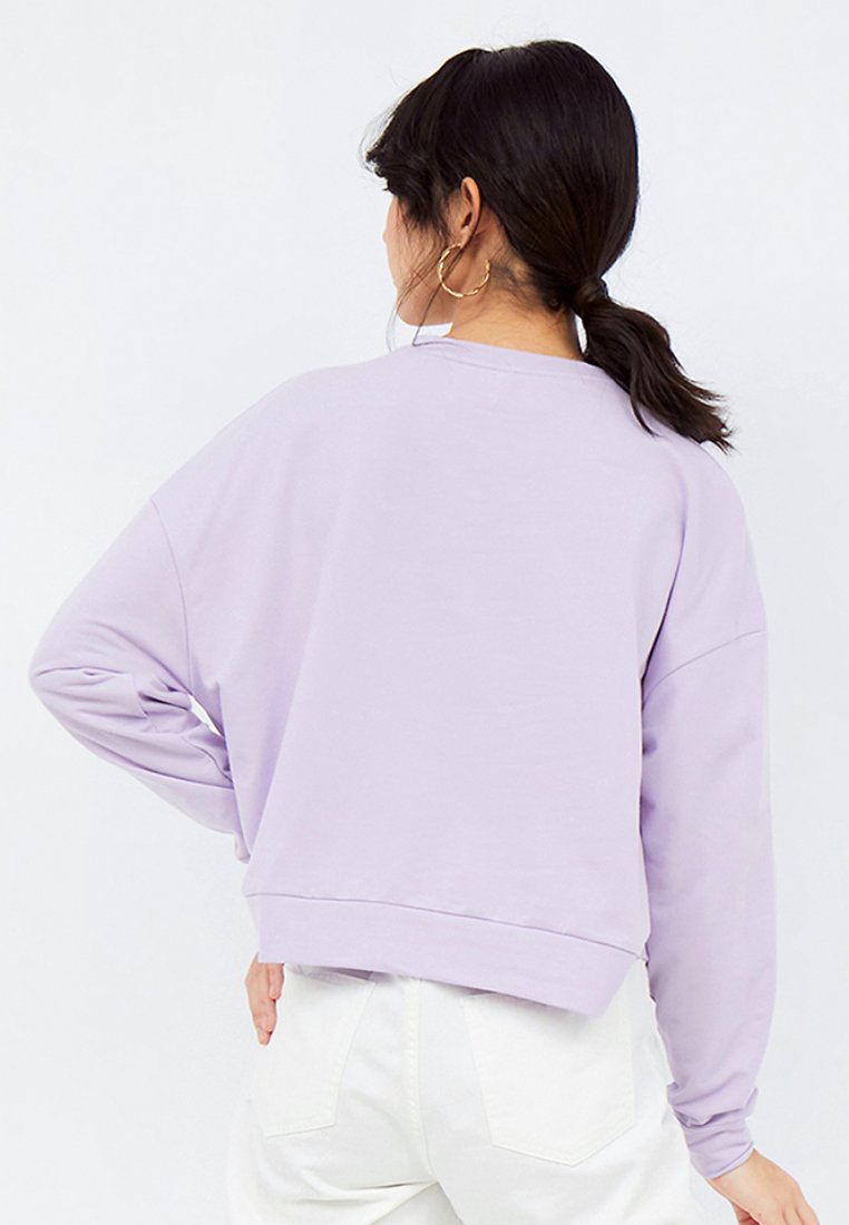 Long Sleeve Graphic Sweatshirt
