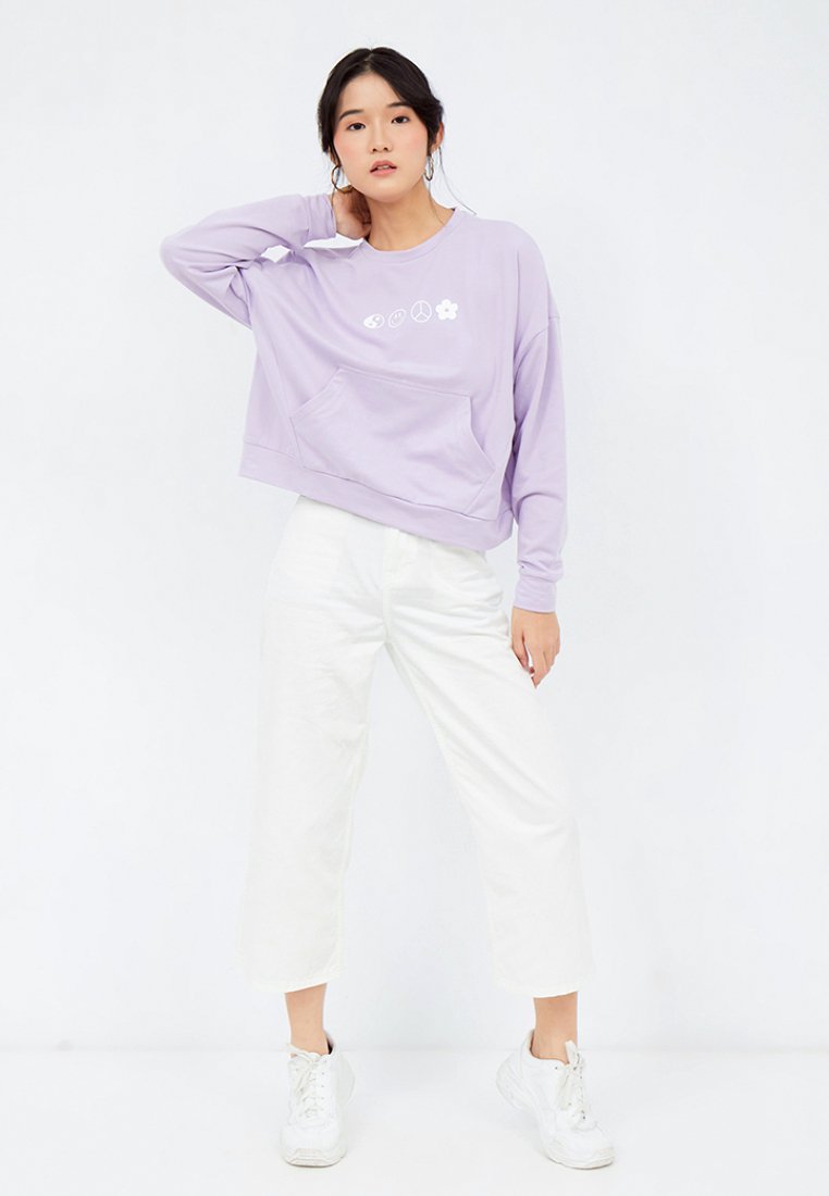 Long Sleeve Graphic Sweatshirt