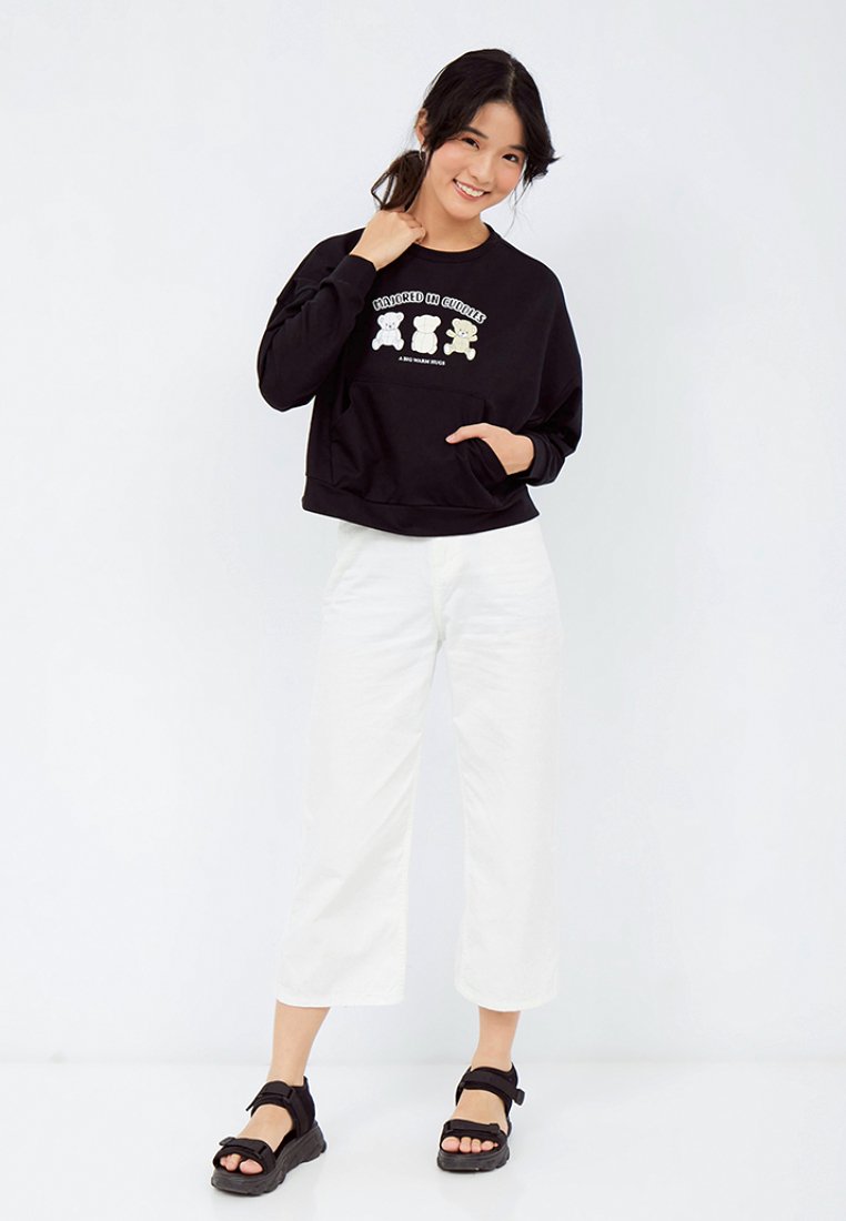 Long Sleeve Graphic Sweatshirt