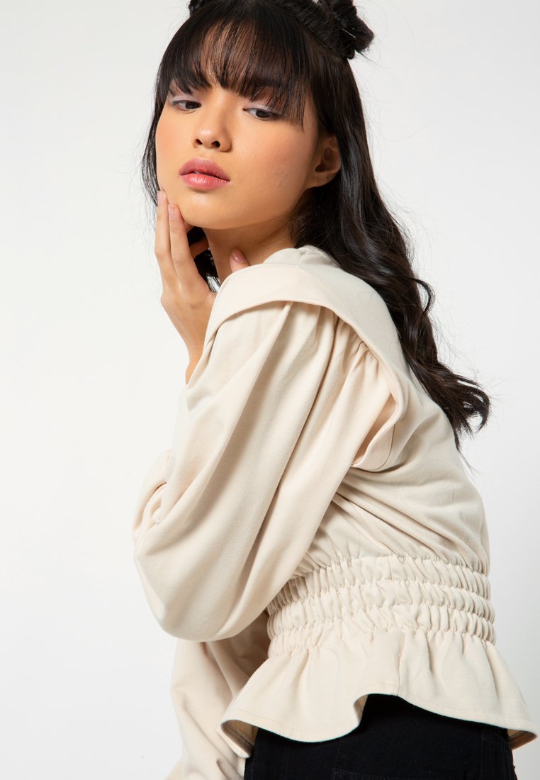 Ruffle sweatshirt
