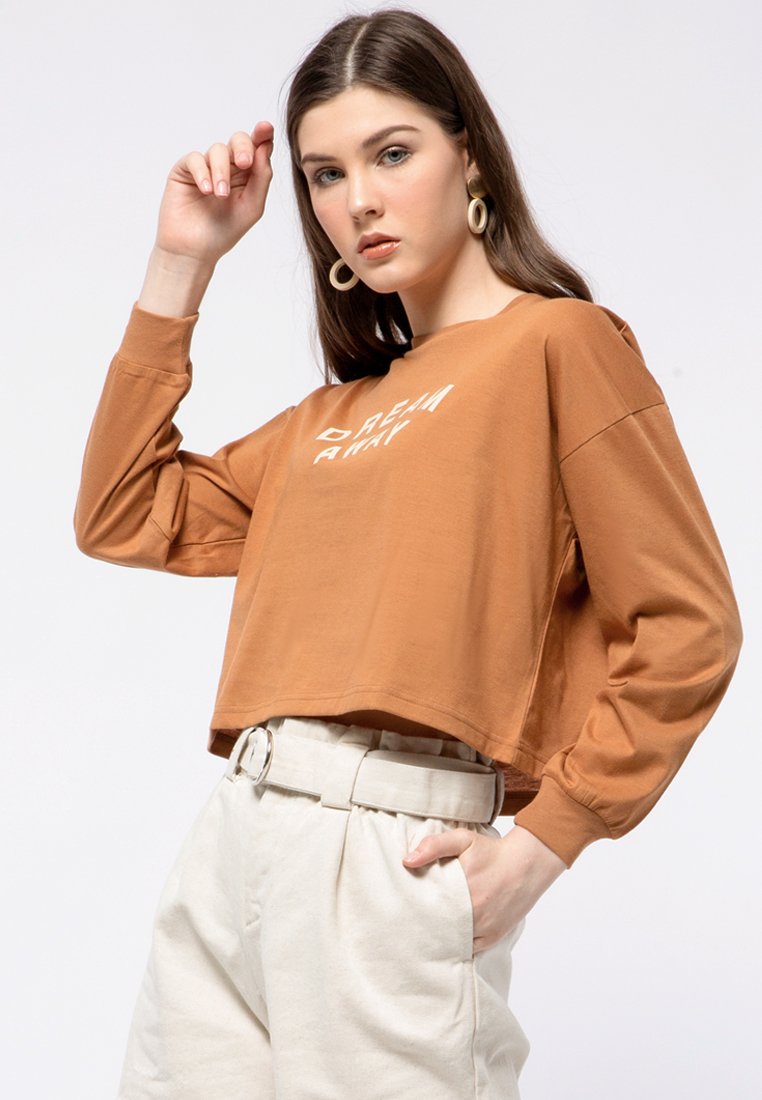 Dream Away Crop Long Sleeve T-shirt