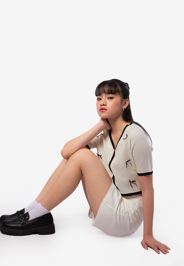 Short Sleeve Top with Contrast Ribbon Off White