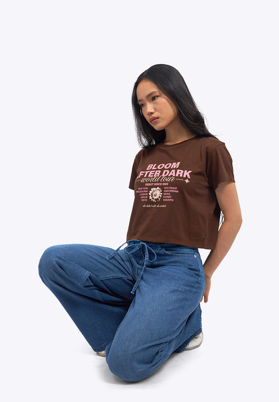 Short Sleeve Graphic Crop T-Shirt