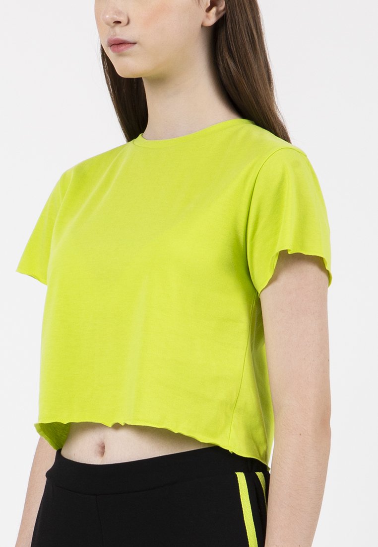 Basic Crop Tee