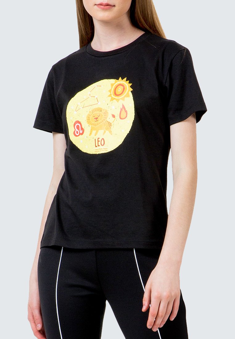 Leo Crew Neck T-Shirt