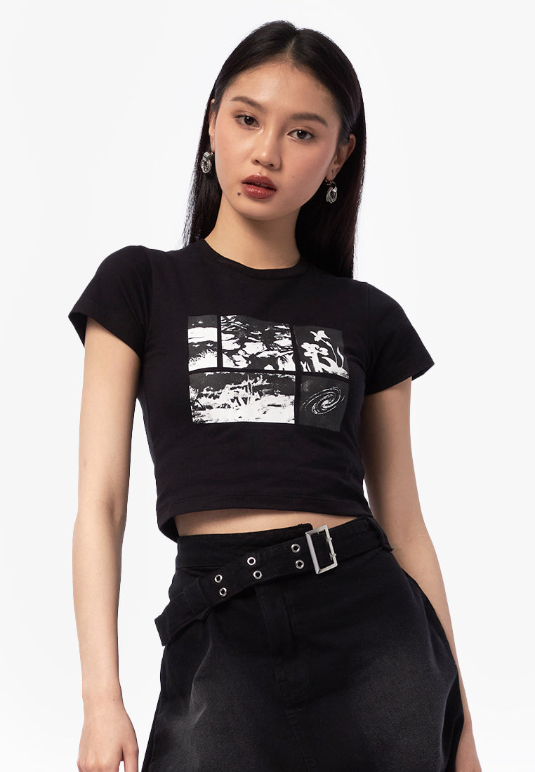 Fitted Graphic Crop Tee