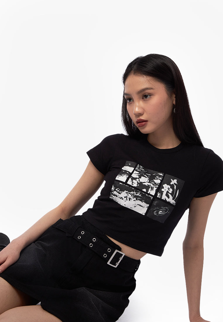 Fitted Graphic Crop Tee
