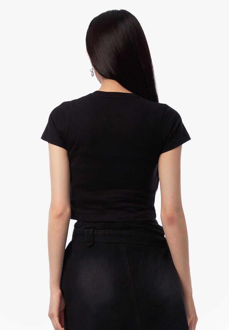 Fitted Graphic Crop Tee