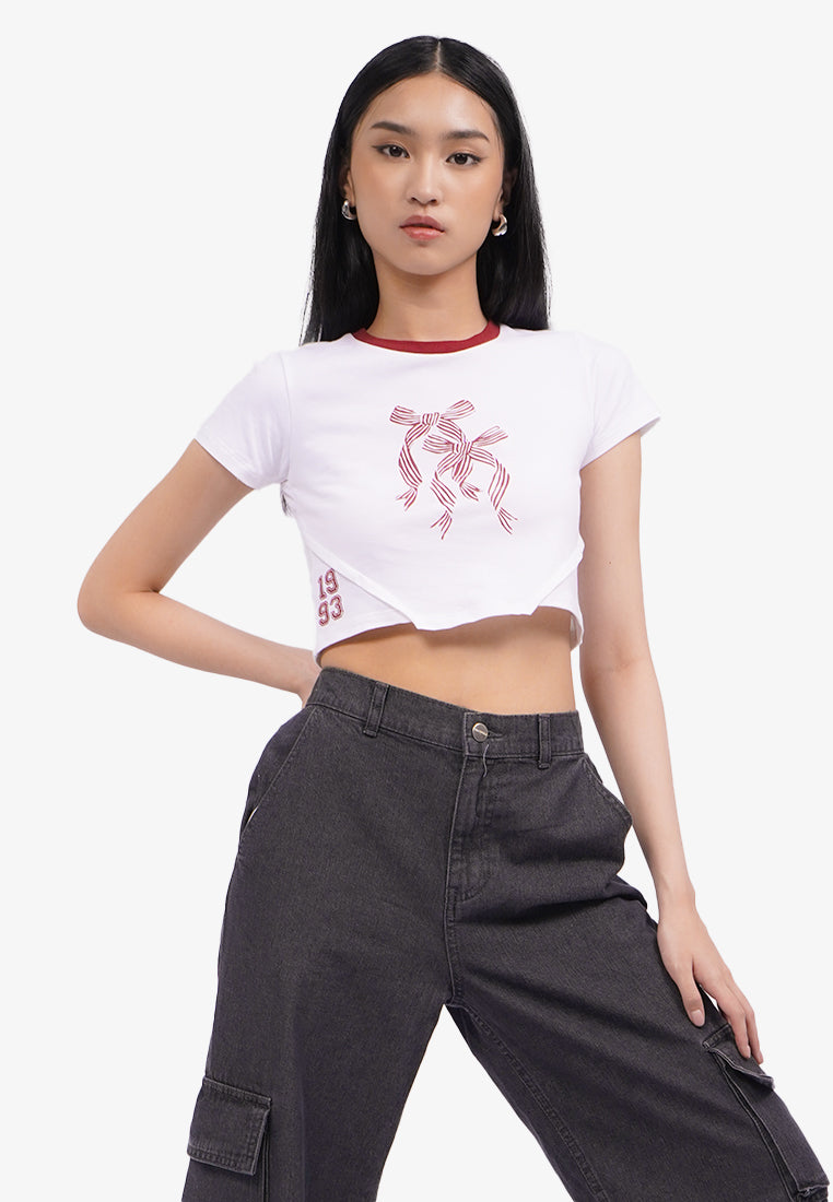 Contrast Collar Fitted T-Shirt