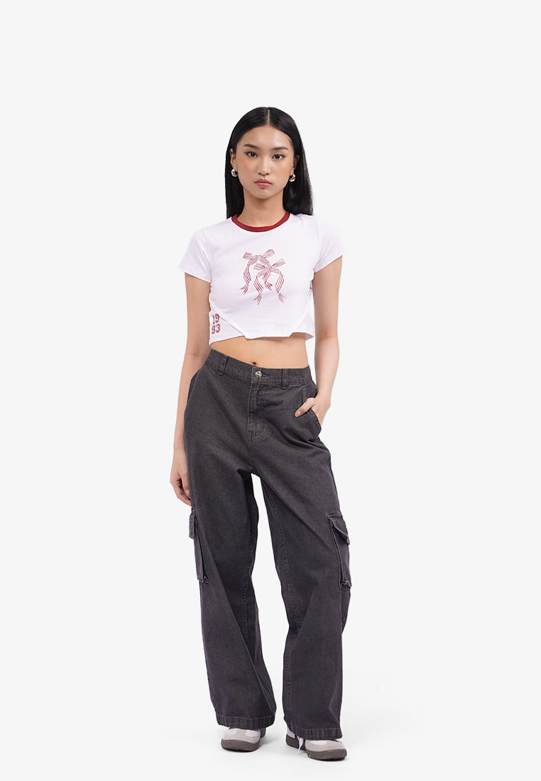 Contrast Collar Fitted T-Shirt