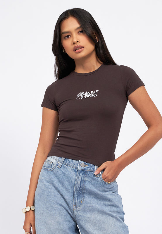 Fitted Short Sleeve Graphic T-Shirt