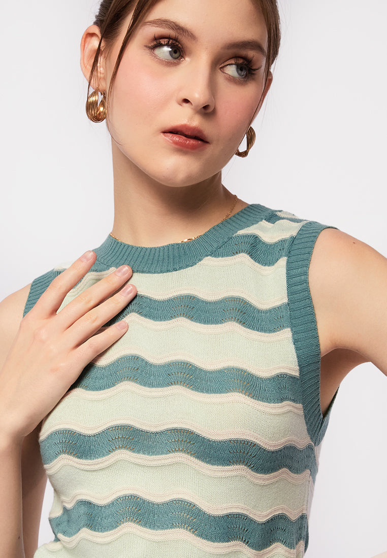 Round Neck Sleeveless Knit Top