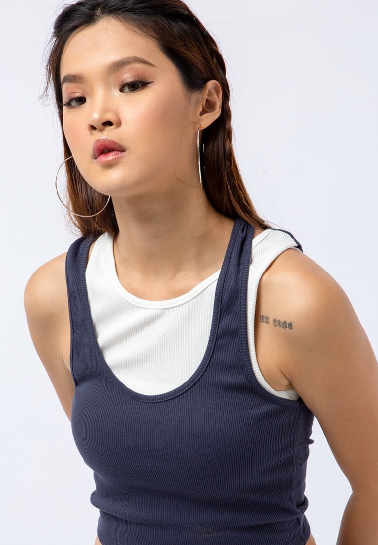 Cut Out Layer Sleeveless Top