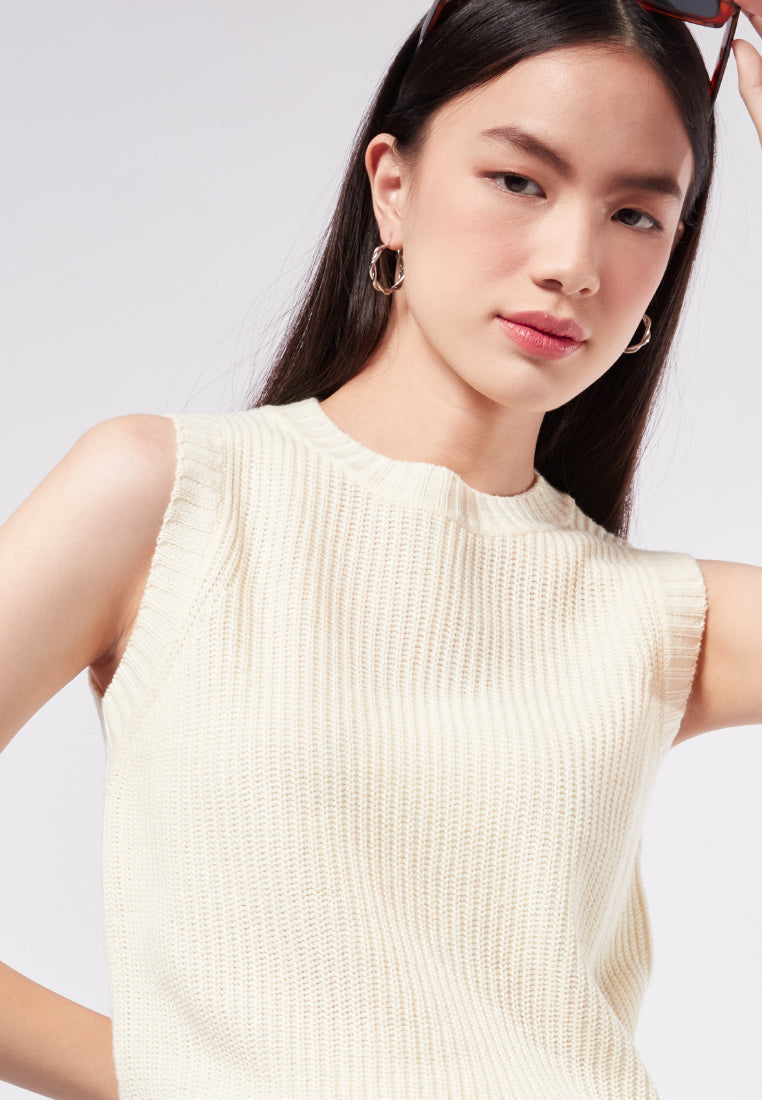 Basic Fitted Crop Vest