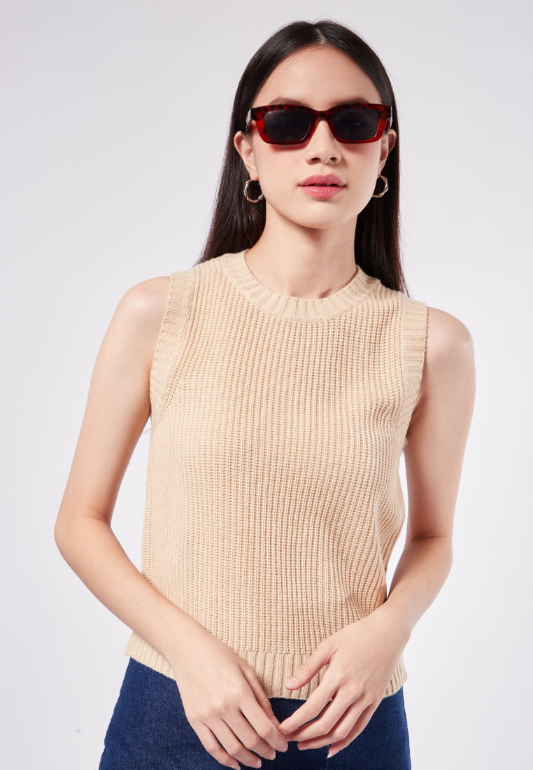 Basic Fitted Crop Vest