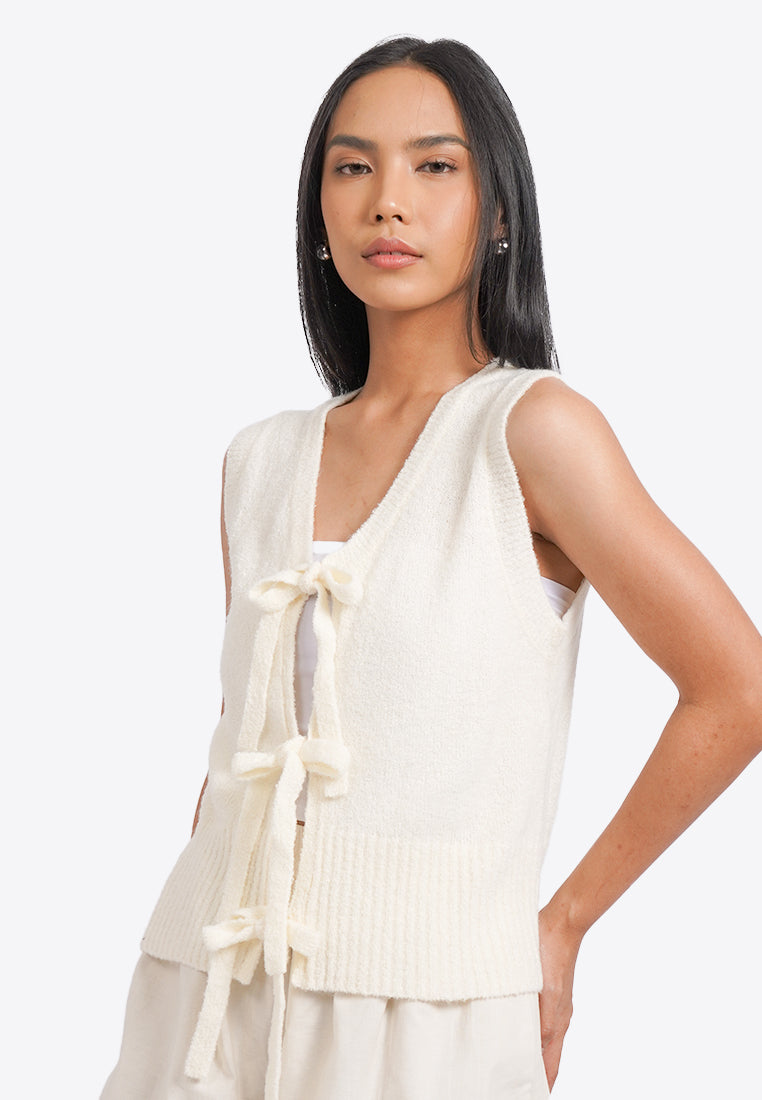 Tied Details Sleeveless Knit Top