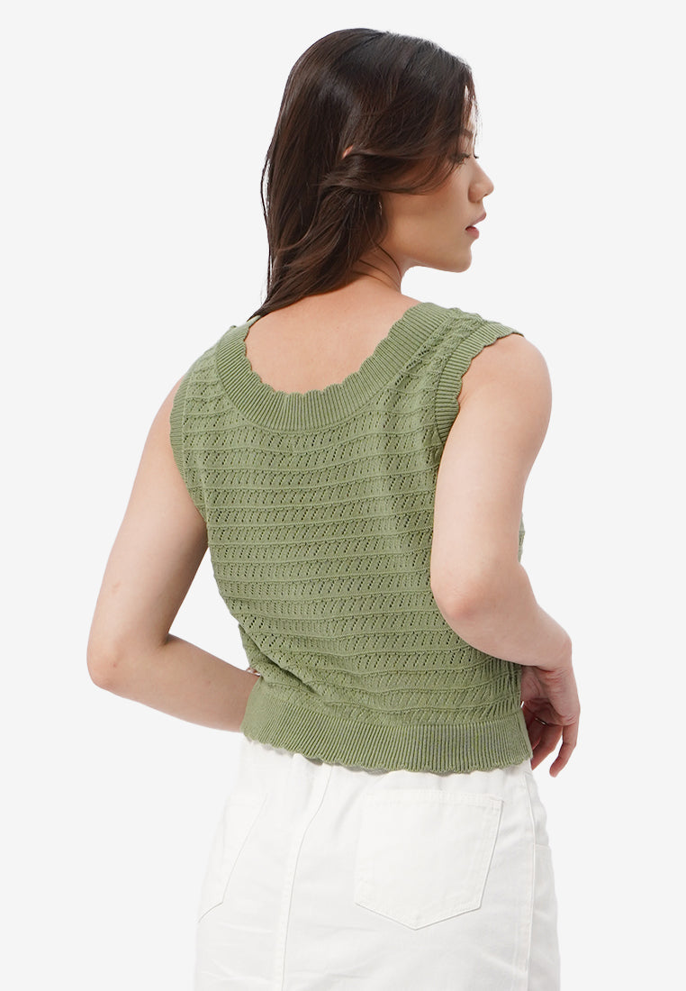 Scallop Details Sleeveless Knit Top