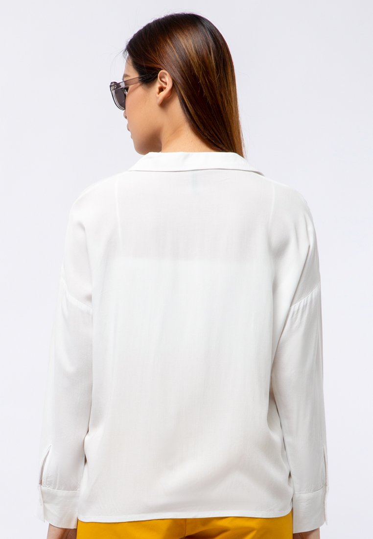 V-neck Long Sleeve Shirt