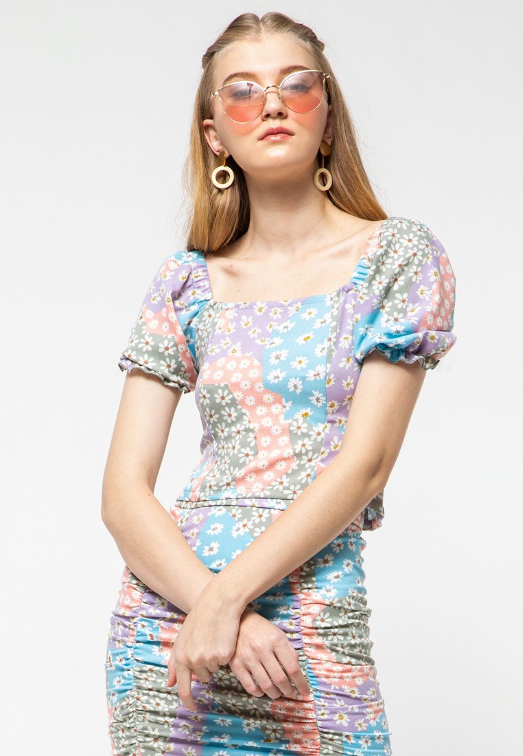 Puff Sleeves Top