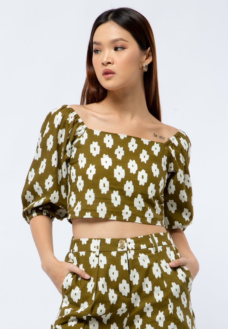 Crop Balloon Sleeve Top