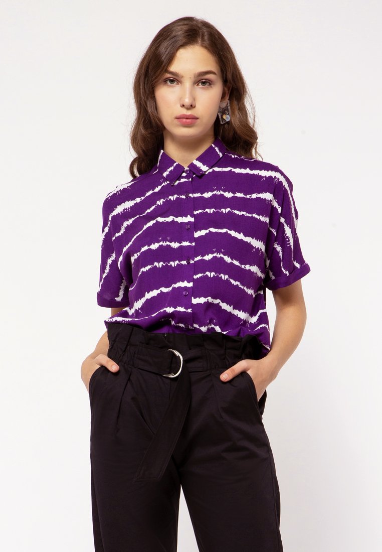 Printed Basic Shirt