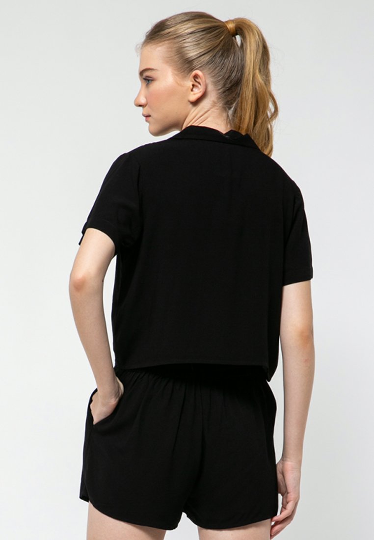 Short Sleeves Shirt with Front Tie
