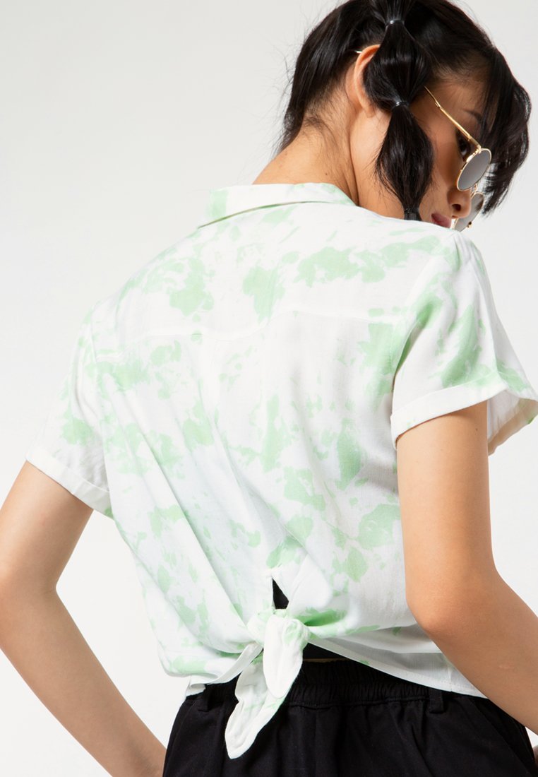 Basic Crop Shirt