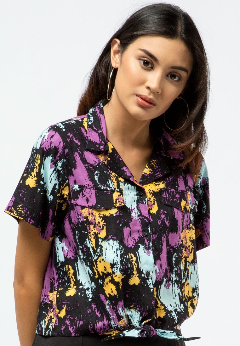 Printed Blouse with Front Tie