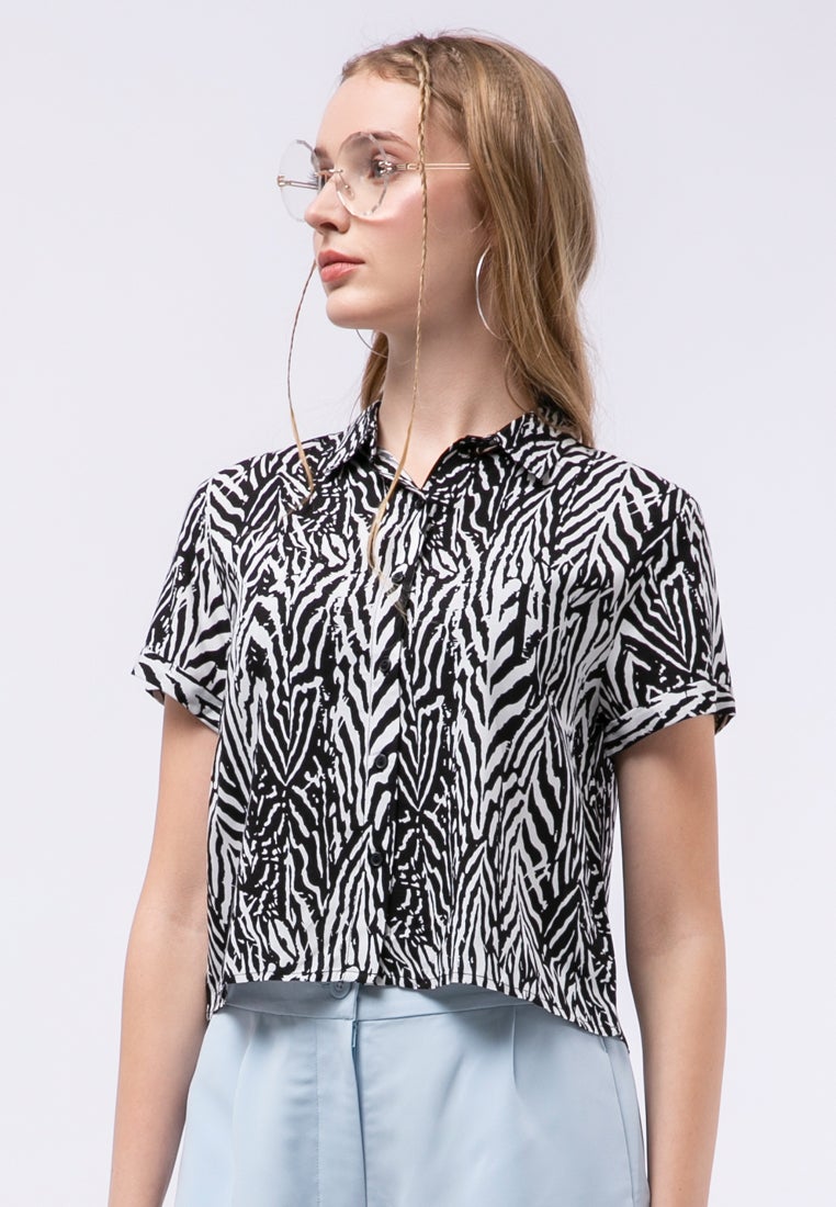 Short Sleeve Printed Crop Shirt