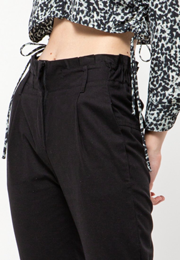 Belted Tailor Pants