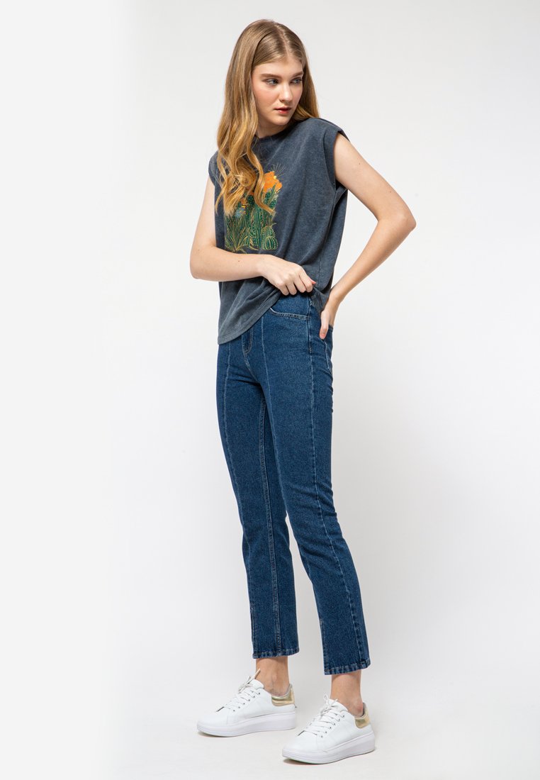 Shoulder Padded Sweatshirt